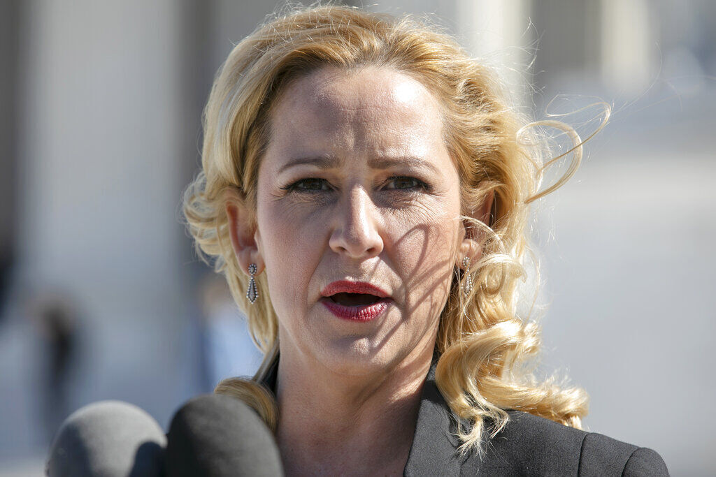 Leslie Rutledge